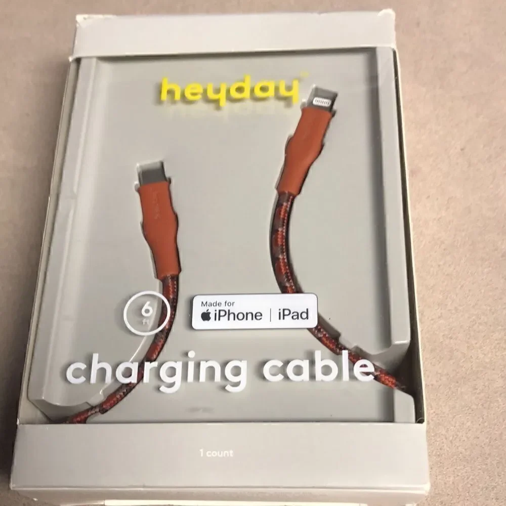Heyday 6' LTNG to USB-C Cable for iPhone and iPad in white camo & terra cotta